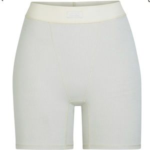SKIMS Soft Lounge Boxer in Talc